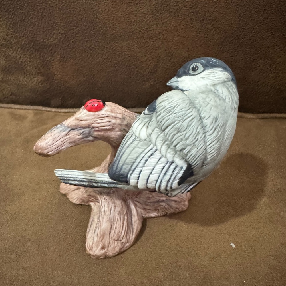 Boehm Figurine Vintage Chickadee On Branch with Ladybug #40257 Made USA Nature - Picture 4 of 9